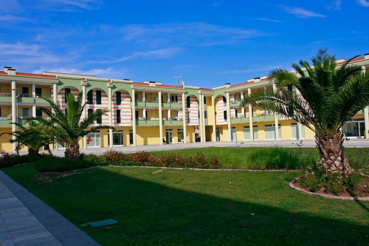 Farnie Lido Altanea *